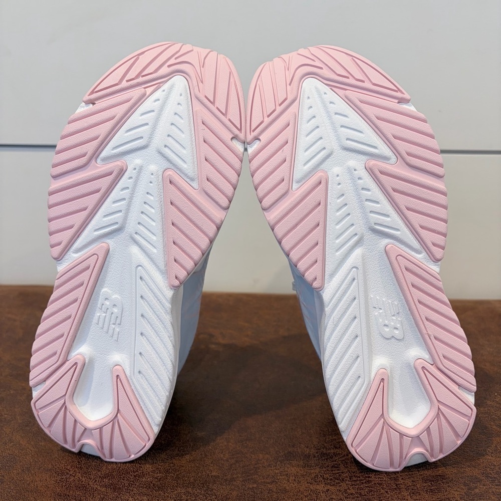 New Balance Pastel Running Sneakers Youth 4.5 Gray Pink Blue Athleisure Gym - Picture 8 of 9
